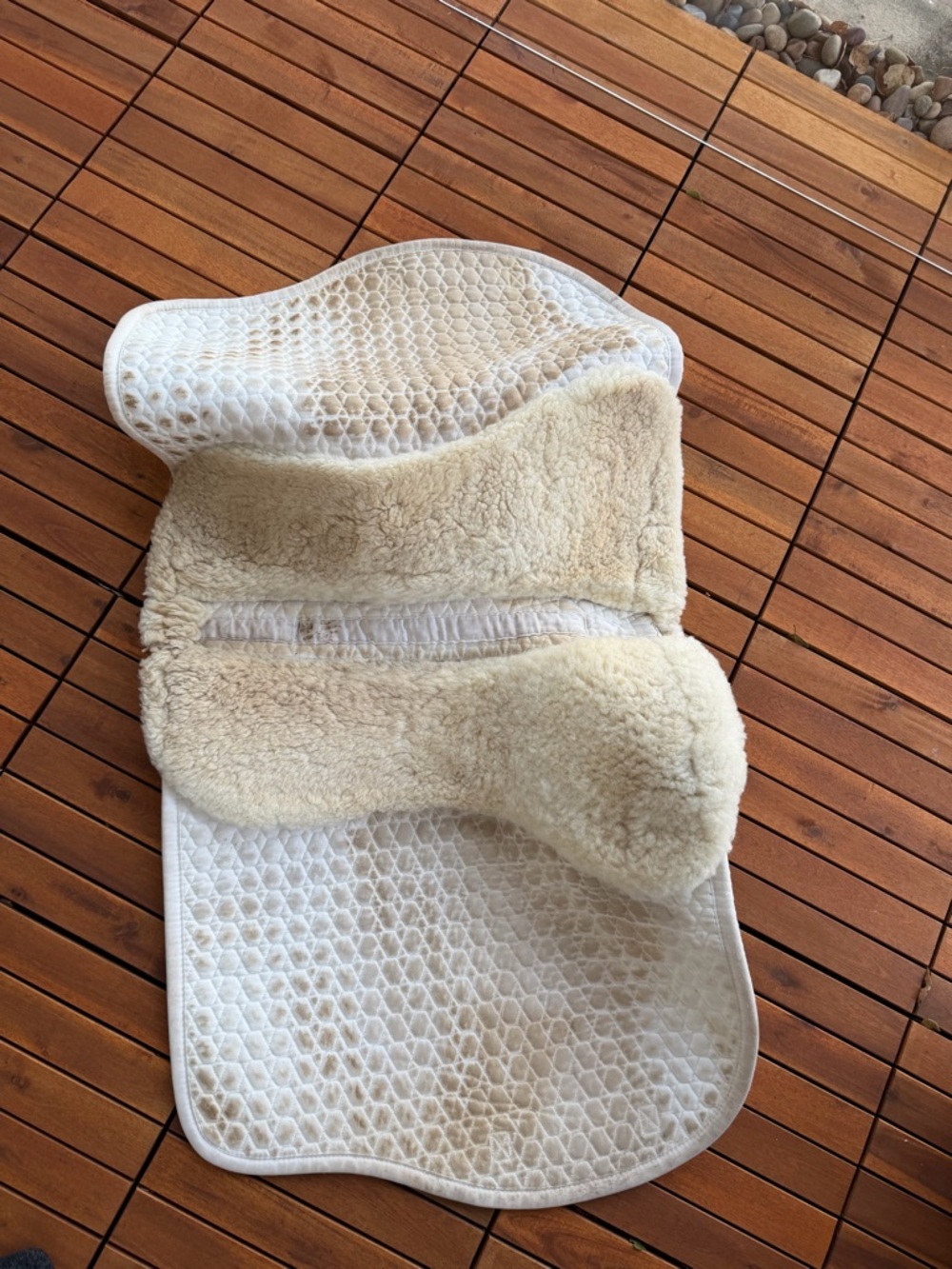 white Mattes Euro-Fit Pad- Dressage with Sheepskin size large - Picture 5 of 5